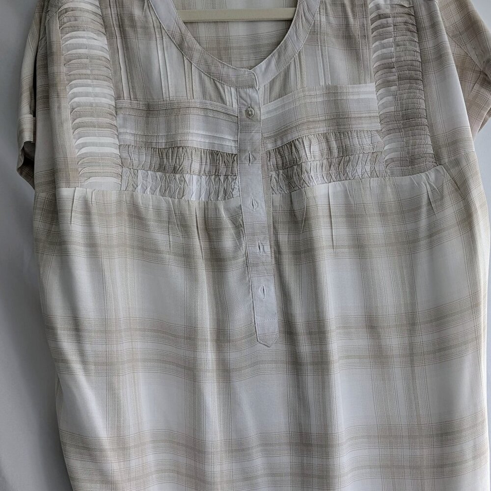 Intro Women’s Plaid Woven Pleated Yoke Band Top Tan/White Size XL $17.00